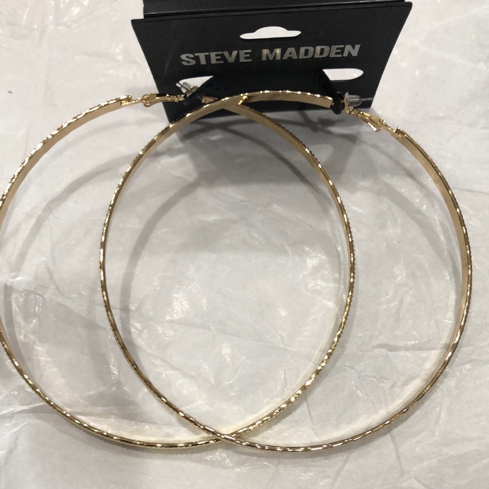 Steve Madden gold tone flat stamped effect 100MM oversized hoop circle earrings